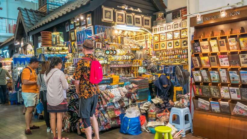 Kuala Lumpur: Batu Caves & Historic Buildings Tour - Petaling Street, Chinatown and the food trail