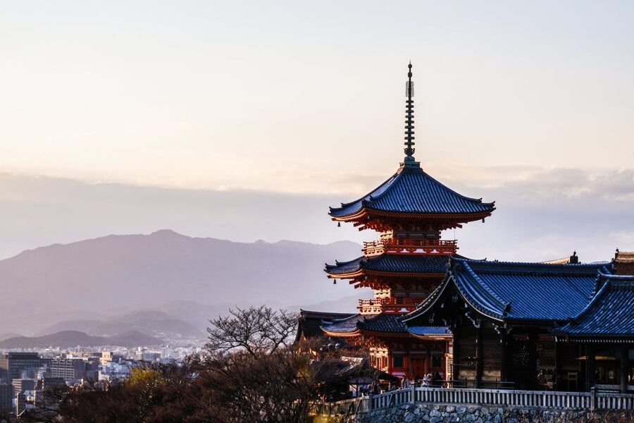 Kyoto: Historic Higashiyama Walking Tour - Why this four-hour route works