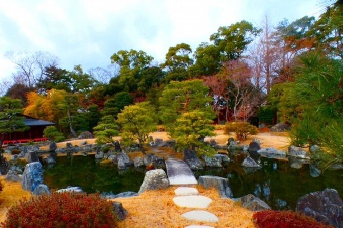 Kyoto: Nijo Castle World Heritage Guided Tour with Admission - Gardens, moats, and koi after the palace rooms