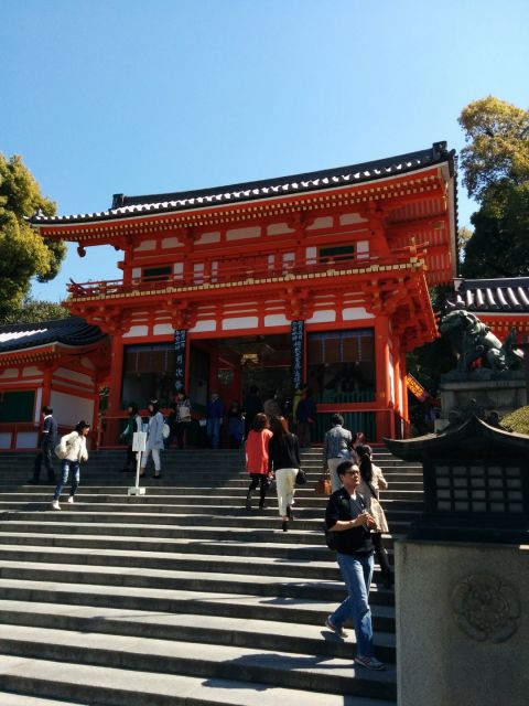 Kyoto: Private 2.5 Hour Historical Walking Tour - Meeting at Yasaka Shrine’s red gate