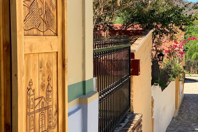 La Paz Tour, Historical City, Beach, Colonial and Beautiful scenery on the way! - La Paz: beaches, the Malecon, and a colonial mission