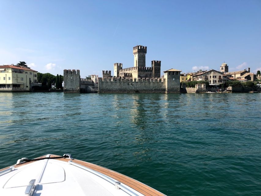 Lake Garda: Historic Castle Cruise with Wine Tasting - Torri del Benaco and the return to Sirmione