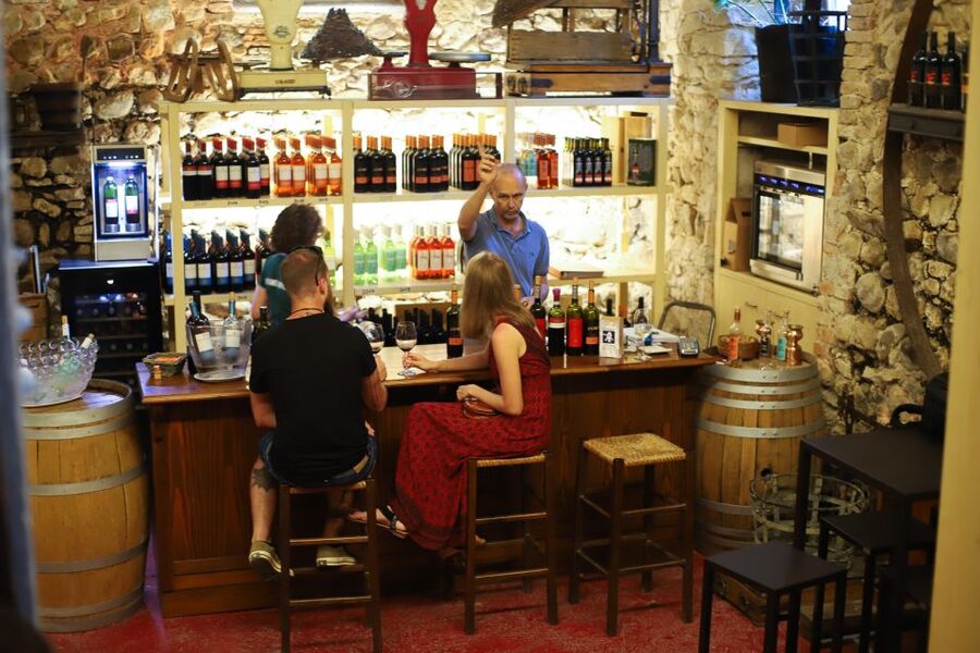 Lazise: Historical Center Wine Tasting Tour - Who Will Enjoy This Lazise Wine Tour