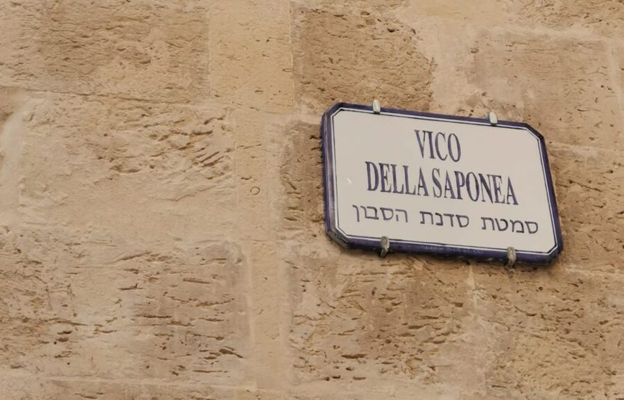 Lecce: Jewish History Walking Tour - How the guides shape the experience