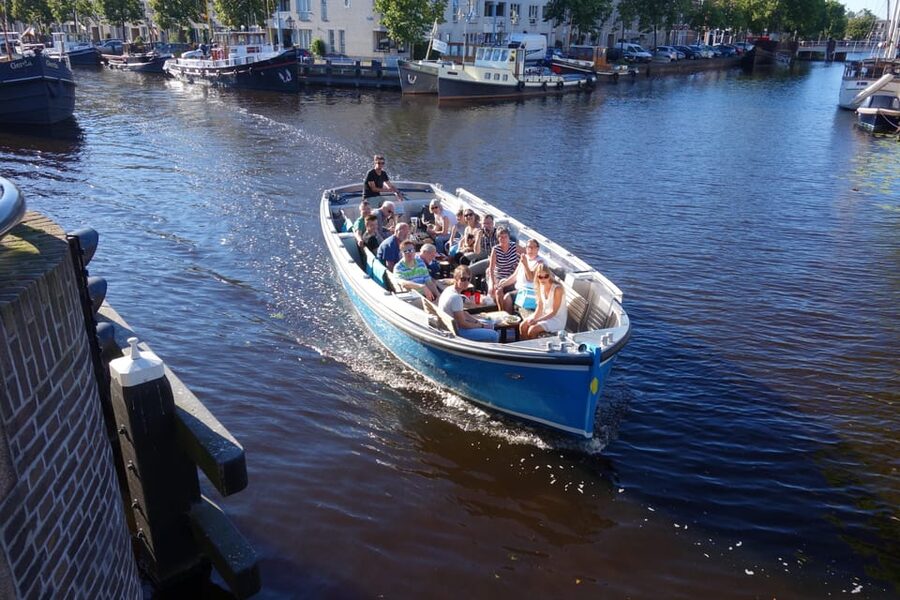 Leiden: Cruise through the Historic City Center with Guide - Weather protection for autumn and winter