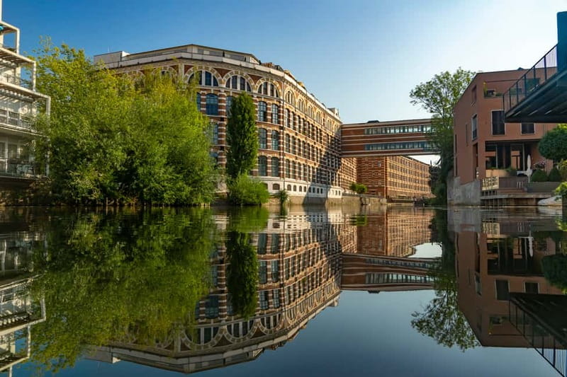 Leipzig: City History Canal Sightseeing Tour on a Motorboat - The Baedeker villa adds a personal detail