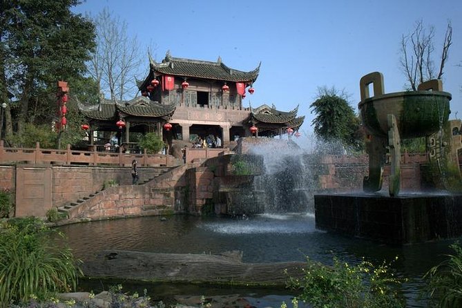 Leshan Giant Buddha and Huanglongxi Ancient Town Day Trip - What your private driver actually provides