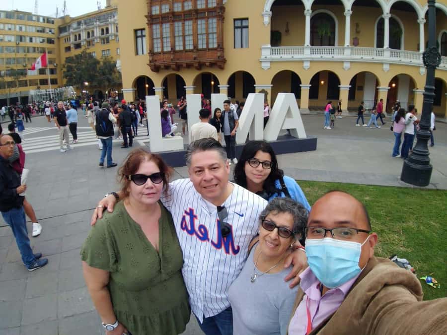 Lima: Historic Downtown, Miraflores & Catacombs Private Tour - Guides can shape the quality of the morning