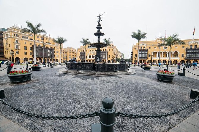 Lima's Vibrant Heritage: Exploring the City's Landmarks Half-day - Why the guide matters
