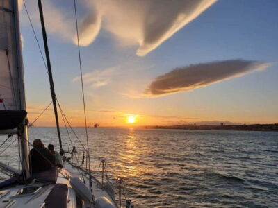 Lisbon: Daytime or Sunset Boat Cruise with History and Wine