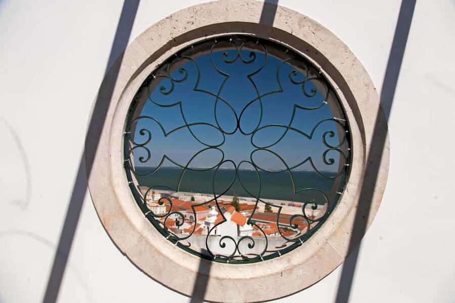 Lisbon: Jewish History Private Tour - Alfama and the remains of Small Jerusalem