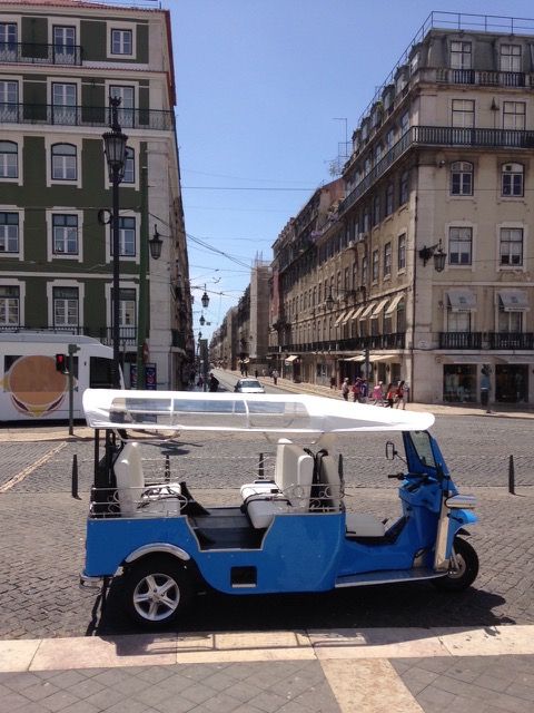 Lisbon: Private Guided Tour of Historical Center by Tuk Tuk - Why a tuk tuk works so well on Lisbon’s hills