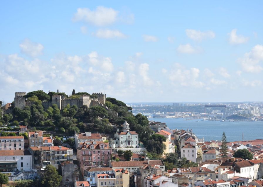 Lisbon: Private Historic Tour by Eco Tuk Tuk - The riverfront and Praça do Comércio