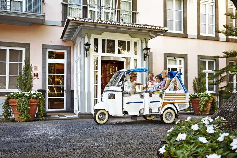 Lisbon's historic old town in a tuk-tuk in German - Sé Cathedral and Santa Luzia’s tiled outlook