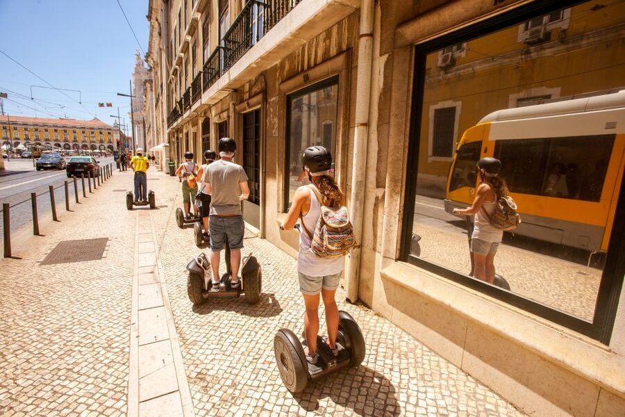 Lisbon: Segway Medieval Tour of Alfama and Mouraria - What the guides add to the experience