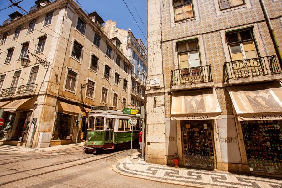 Lisbon: Segway Medieval Tour of Alfama and Mouraria - From Commerce Square to Campo das Cebolas