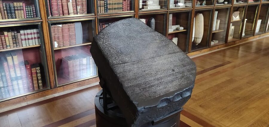London: British Museum Tour with Archaeologist Guide - Meeting at Russell Square at 9:45 a.m.