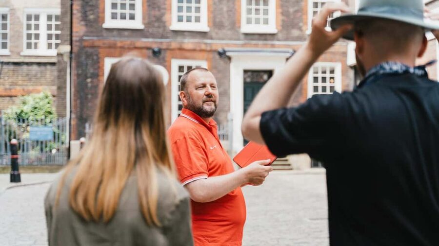 London: Historic City Walking Tour(& Rooftop Garden Access<em>) – Key points to know before booking’ /></p>
<ul>
<li><strong>Roman London to modern London:</strong> The route traces the City’s past through churches, banks, bridges, pubs, and skyscrapers.</li>
<li><strong>A story-led walk:</strong> Guides including Maggie, Lucas, Carolina, Matt, and Margaret bring personality and detail to the route.</li>
<li><strong>Three hours on foot:</strong> You see many landmarks from outside, with guided stops rather than full interior visits.</li>
<li><strong>The Tower is a highlight:</strong> Learn how the fortress served as a palace, prison, and treasury, and hear about executions linked to it.</li>
<li><strong>Rooftop access on select days:</strong> Sunday and Monday tours finish at The Garden at 120, with broad views across London.</li>
<li><strong>Strong value for a first look:</strong> At $49 per person, the tour gives you a useful map of the City before you decide where to return.</li>
</ul>
<h2>Why this walk makes sense in London</h2>
<p><img width="900" height="506" decoding="async" src=