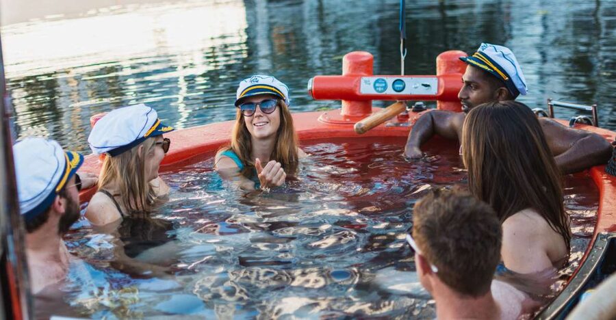 London: Hot Tub Boat Guided Historical Docklands Cruise - Drinks, snacks, and the onboard mood