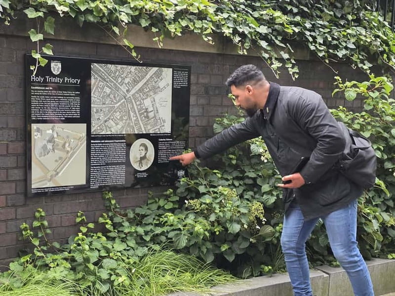 London: Jack the Ripper Tour with Historic Pub Stops - Whitechapel, one murder site at a time
