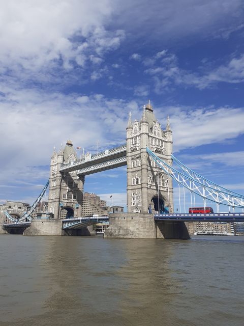 London: Medieval History Walking Tour from The Tower - The Millennium Bridge and St Paul’s finish