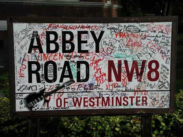 London: Rock 'n' Roll History Tour - King’s Road and Chelsea: where style met loud guitars