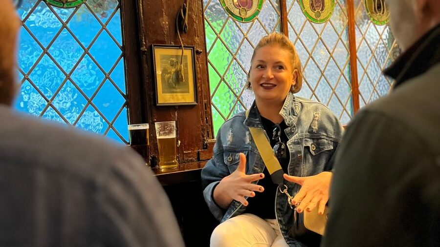 London: Royal Historic Pubs Walking Tour - Four pubs in London’s royal quarter