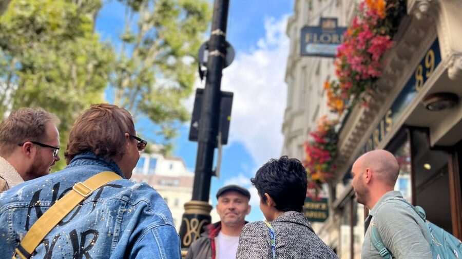 London: Royal Historic Pubs Walking Tour - Guides who make the difference