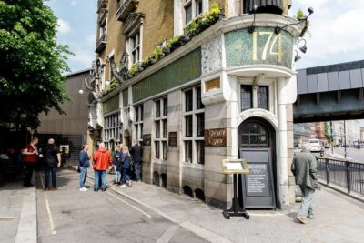 London Small Group Tour of Historical Pubs
