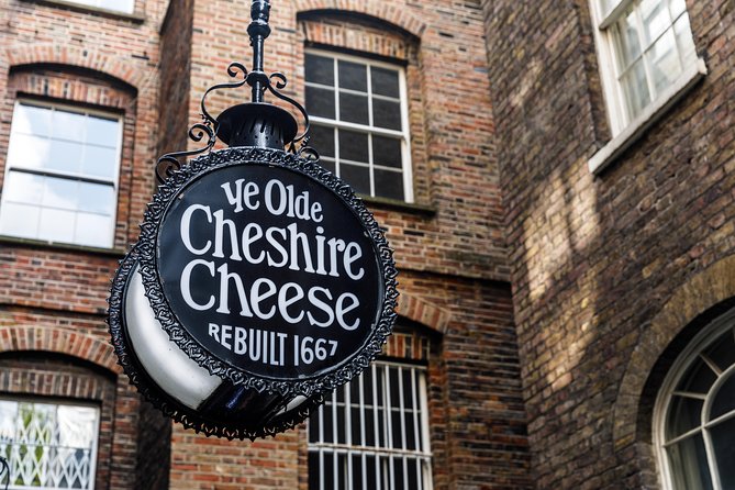 London Small Group Tour of Historical Pubs - Legal London, old tailoring, and the final stretch