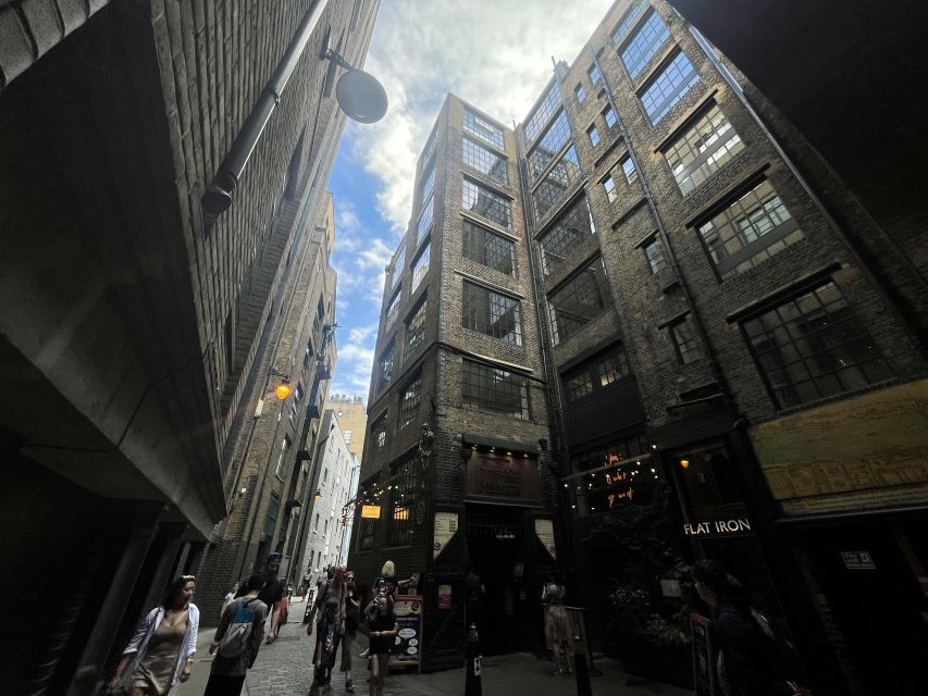 London: Witches and History Bankside Walking Tour - A witch’s view of London’s South Bank