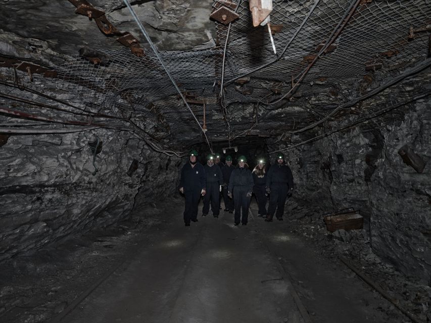 Longyearbyen: Historic Coal Mine Tour at Gruve 3 - Nearly 800 meters through the old mine