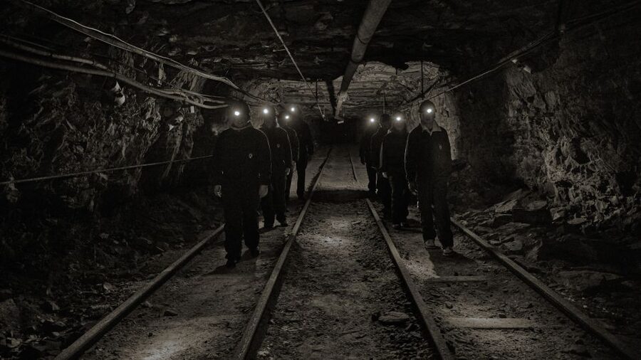 Longyearbyen: Historic Coal Mine Tour at Gruve 3 - The guides make the difference