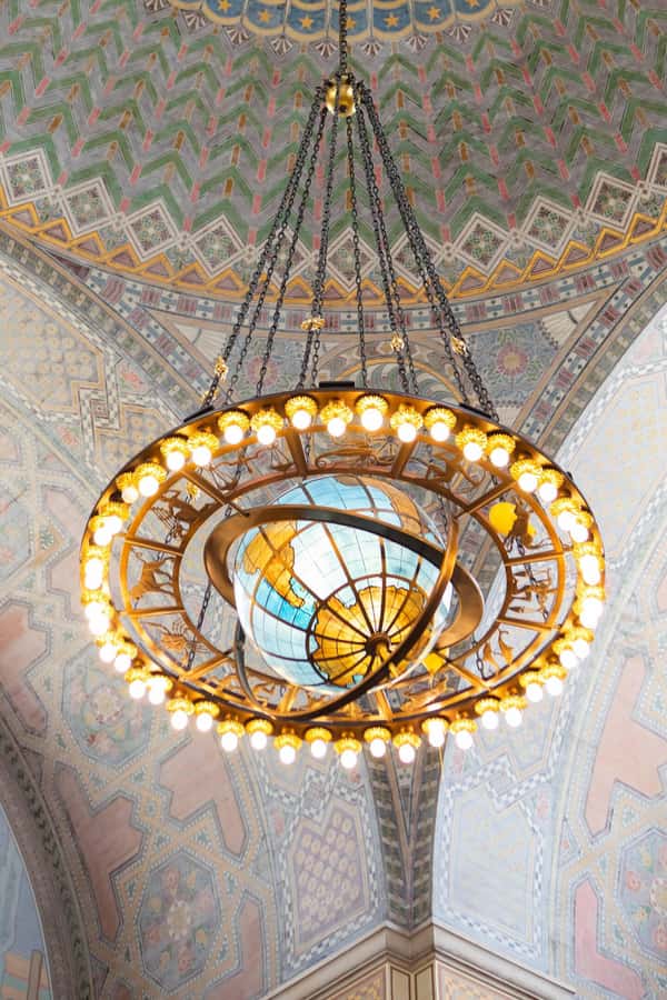 Los Angeles: Downtown History & Architecture Walking Tour - Art Deco, Beaux-Arts, and Modernist details