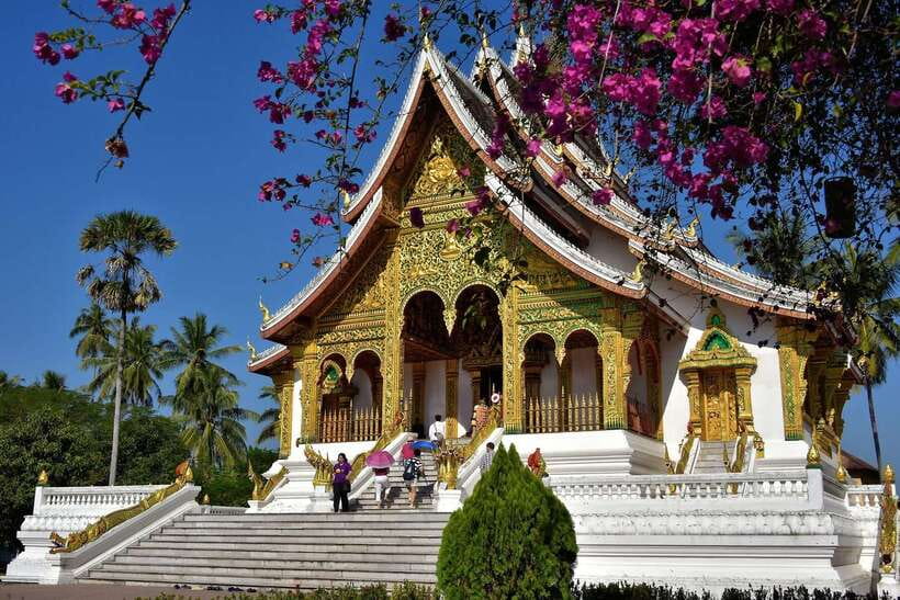 Luang Prabang: UNESCO World Heritage City Highlights Tour - Wat Xieng Thong and the quiet end of the peninsula