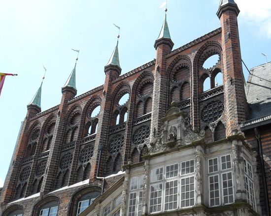 Lübeck: Hanseatic League History Walking Tour - From salt storehouses to the Trave Harbour