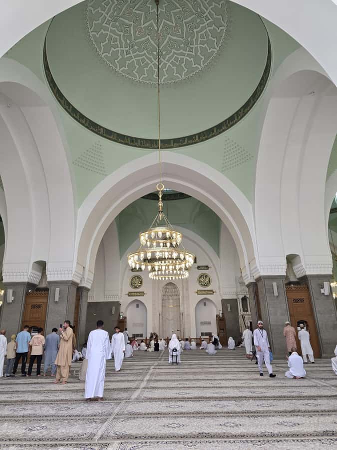 Madinah Culture & History Tour – Led by Local Guide - Farm hospitality, tea, dates, and local sweets