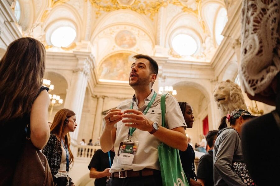 Madrid: Royal Palace, Prado Museum & Historic Center Tour - What the guide changes