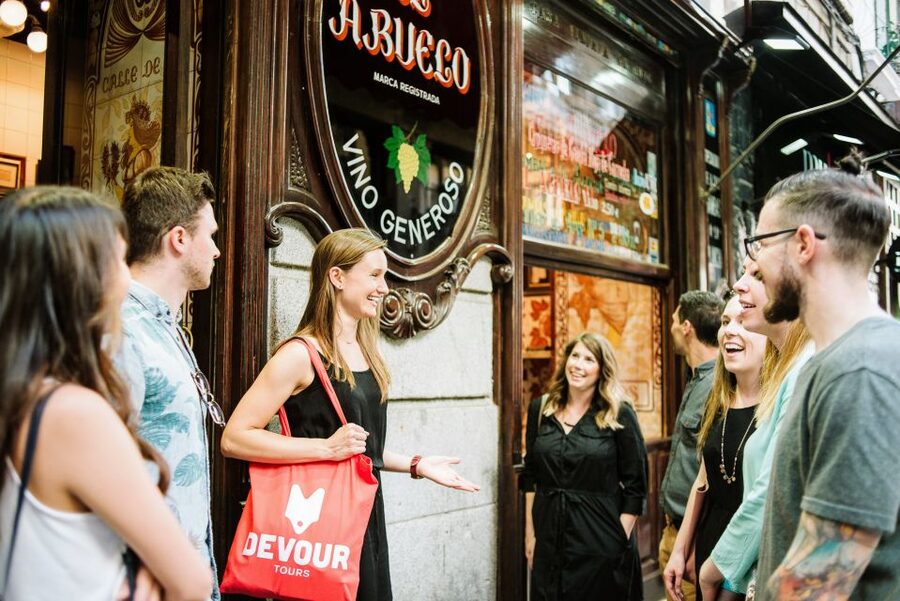 Madrid: Tapas, Taverns & History Tour - Plaza Mayor and Puerta del Sol explain Madrid’s center