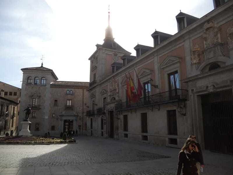 Madrid: Tour of the Historic City Center - Plaza de la Villa and the old royal center
