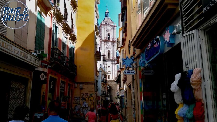 Málaga: 2h Walking Historical Tour–Art, Culture and Legends - Who should choose this Málaga walk?