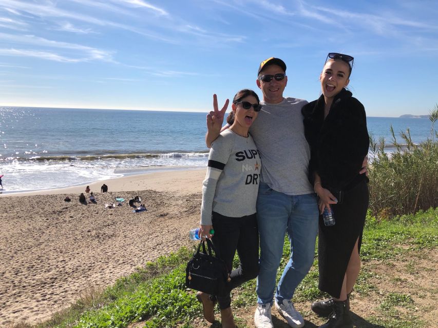 Malibu: Celebrity Homes, Beaches & History Tour - Trancas Country Market and a useful food break