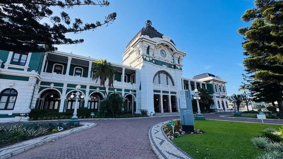 Maputo: City Tour with Historical and Cultural Highlights - A quiet pause in Tunduru Gardens