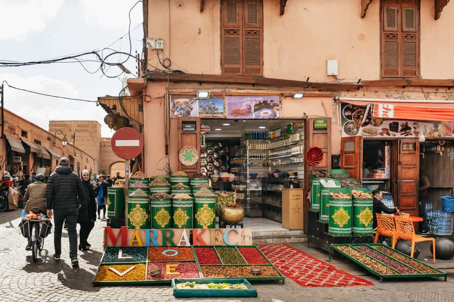 Marrakech: Saadian Tombs & Bahia Palace, Medina Guided Tour - Why this four-hour walk works as a first look at Marrakech