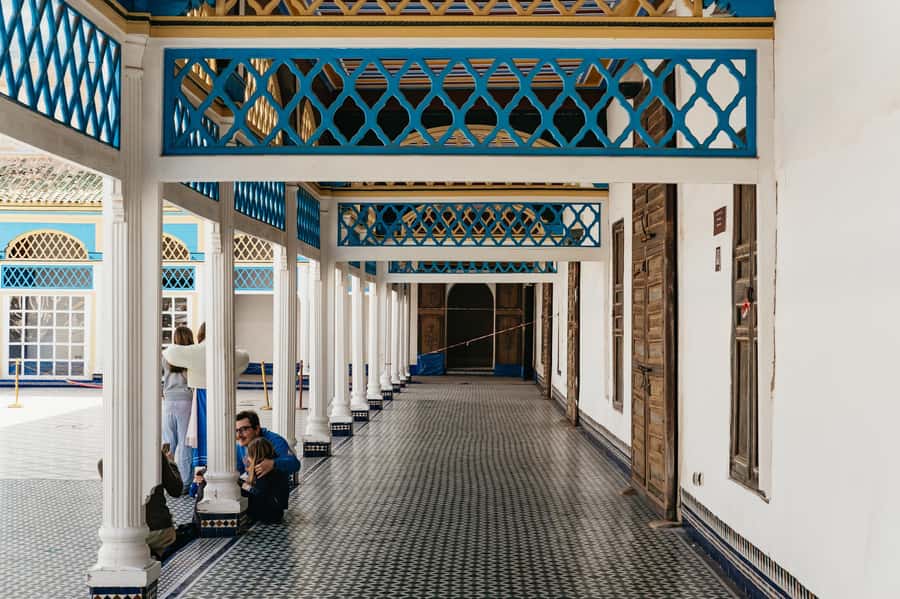 Marrakech: Saadian Tombs & Bahia Palace, Medina Guided Tour - Bahia Palace rewards a slow look upward