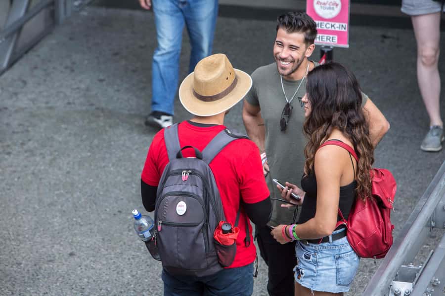 Medellin Historic Walking Tour - El Hueco: the city at street level