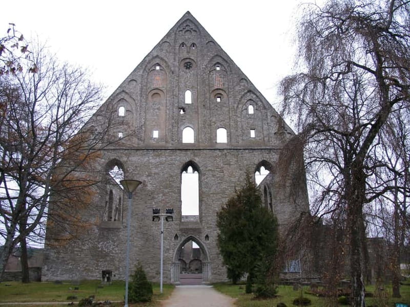 Medieval Tallinn 2-Hour Old Town Walking Tour - Short Leg Street and Tallinn’s local stories