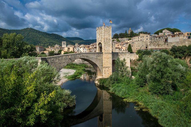 Medieval Three Villages Small Group Day Trip from Barcelona - Besalú: bridge, baths, and medieval streets