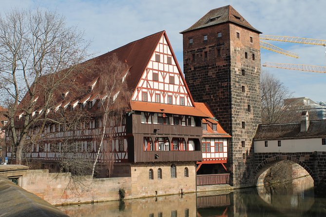 Medieval Tour in Nuremberg in Spanish - Heilig-Geist-Spital brings in Till Eulenspiegel