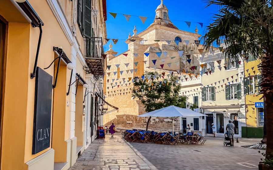 Menorca: Mahon Guided Walking Tour with History & Tastings - An ensaimada at Horno Santo Cristo
